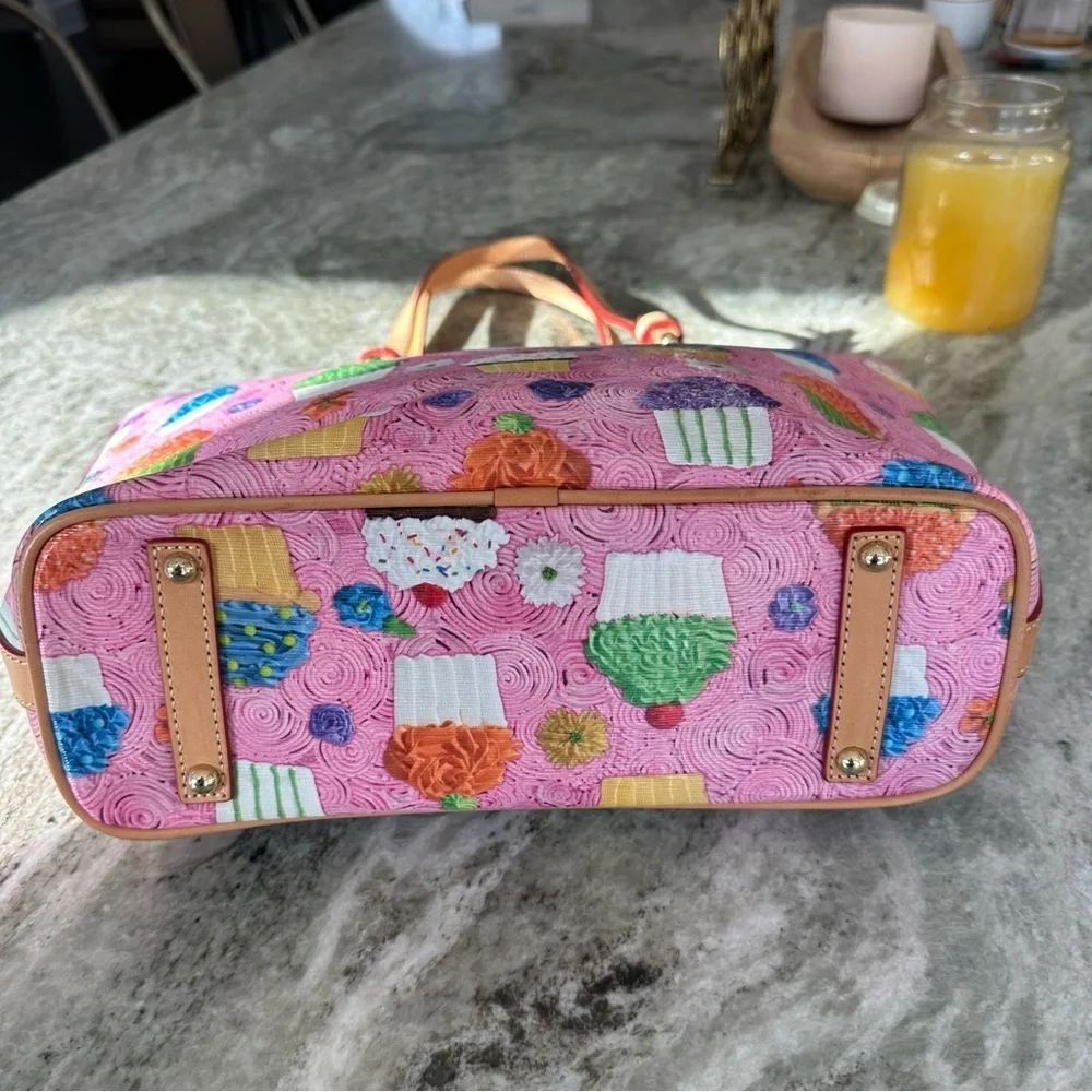 DOONEY & BOURKE Rare CUPCAKE SMALL LEISURE SHOPPER Baker